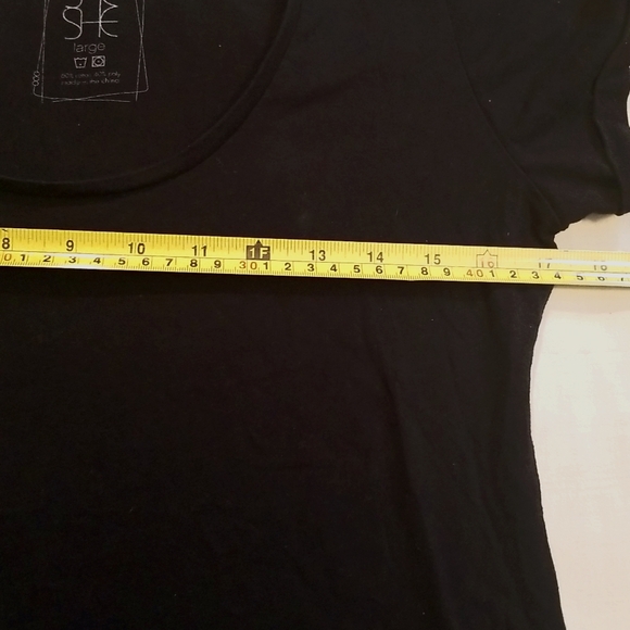 Graphic Tee Shirt - Picture 3 of 6